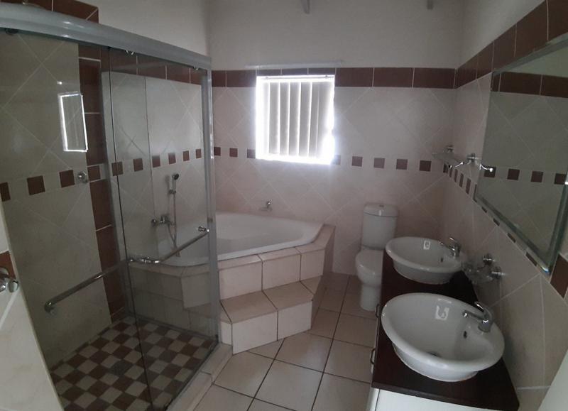 4 Bedroom Property for Sale in Blue Lagoon Western Cape